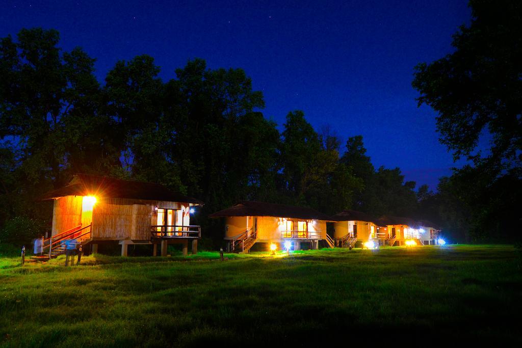 Temple Tiger Green Jungle Resort Kawasoti Esterno foto